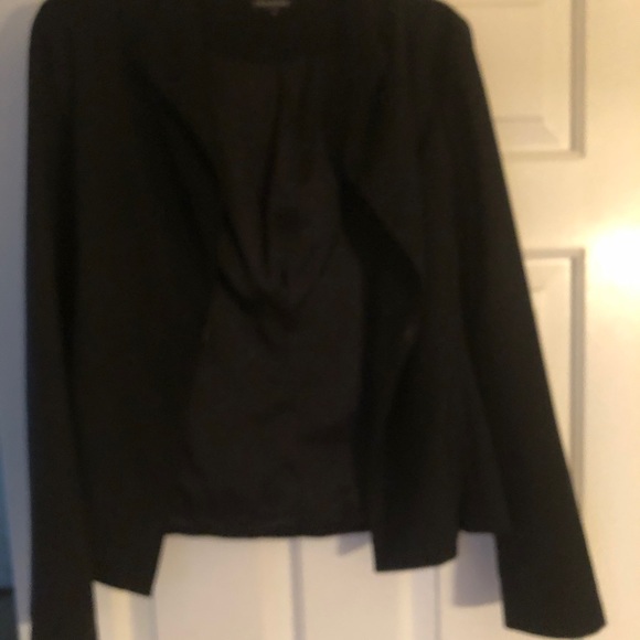 Black blazer very simple light blazer bought in Korea. Very shapely - Picture 5 of 8
